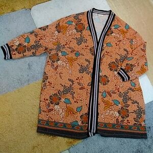 DR2 Quarter Length Sweater. Long Sleeves. USED-AS-IS! Color Orange. Size L.